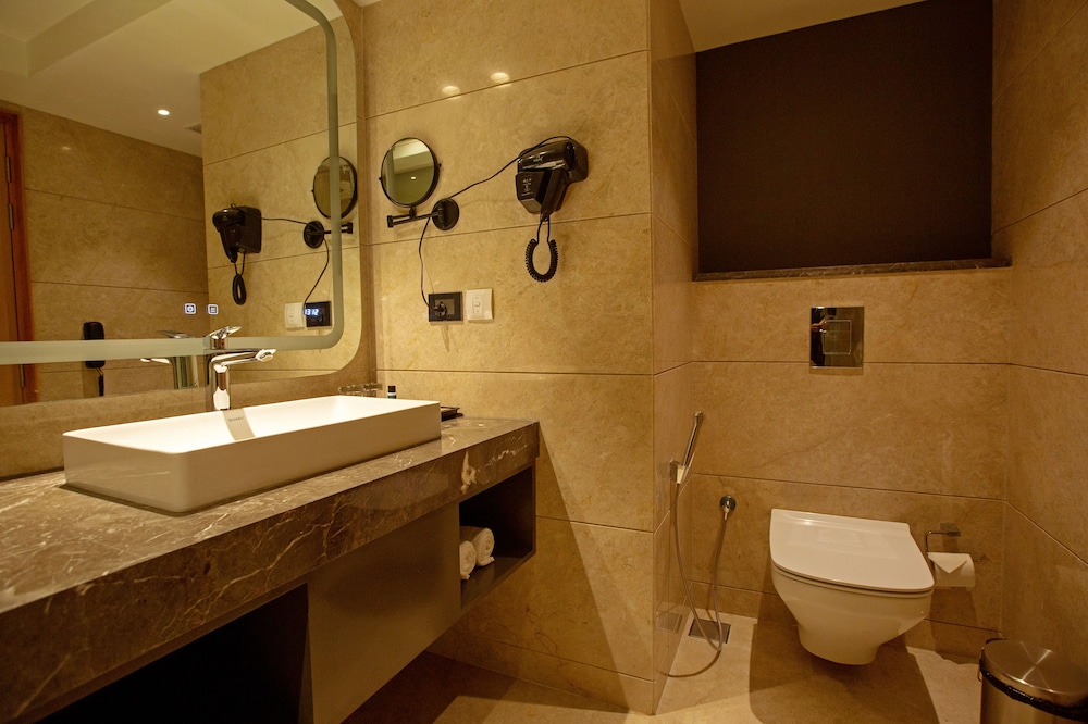 Club Double or Twin Room, City View photo 3