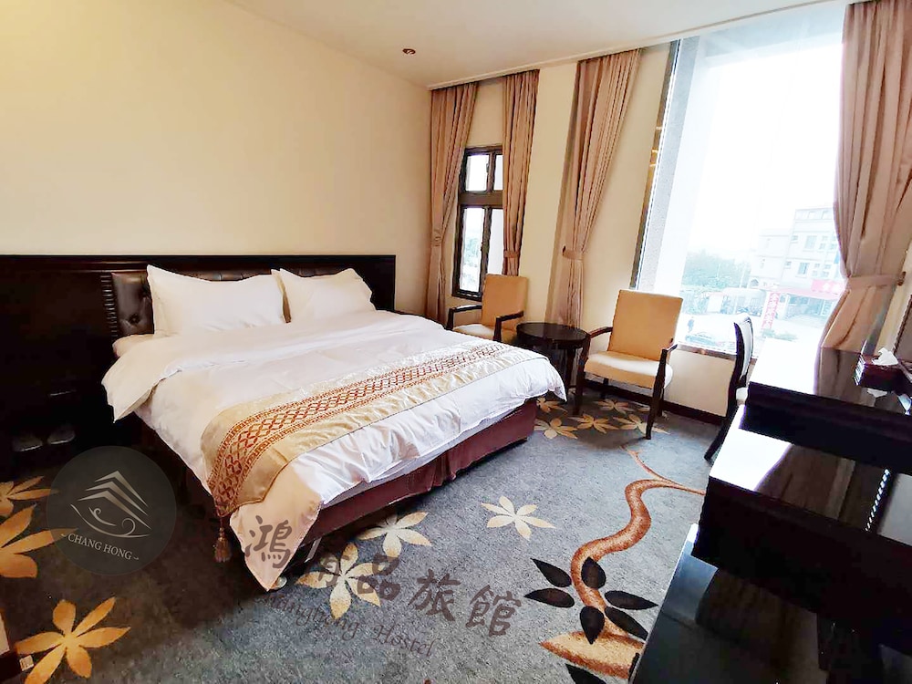 Economy Suite, 1 Queen Bed, Non Smoking