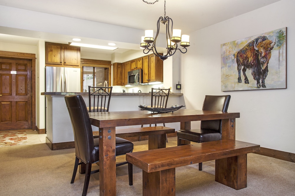 Condo, 2 Bedrooms, 2 Bathrooms - Photo 7