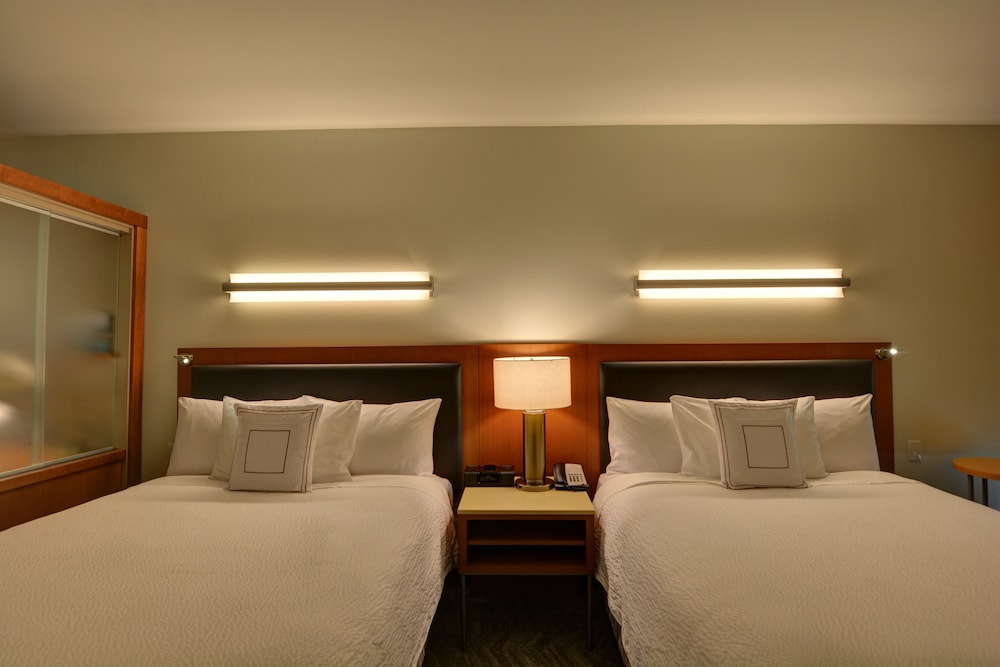 Executive Suite, Multiple Beds - Photo 8