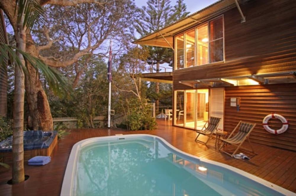 Deluxe Room, 1 King Bed, Private Pool, Garden View photo 2
