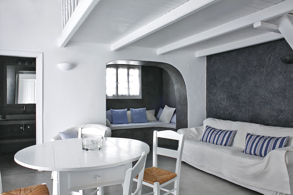 Family Room, Sea View - Photo 3