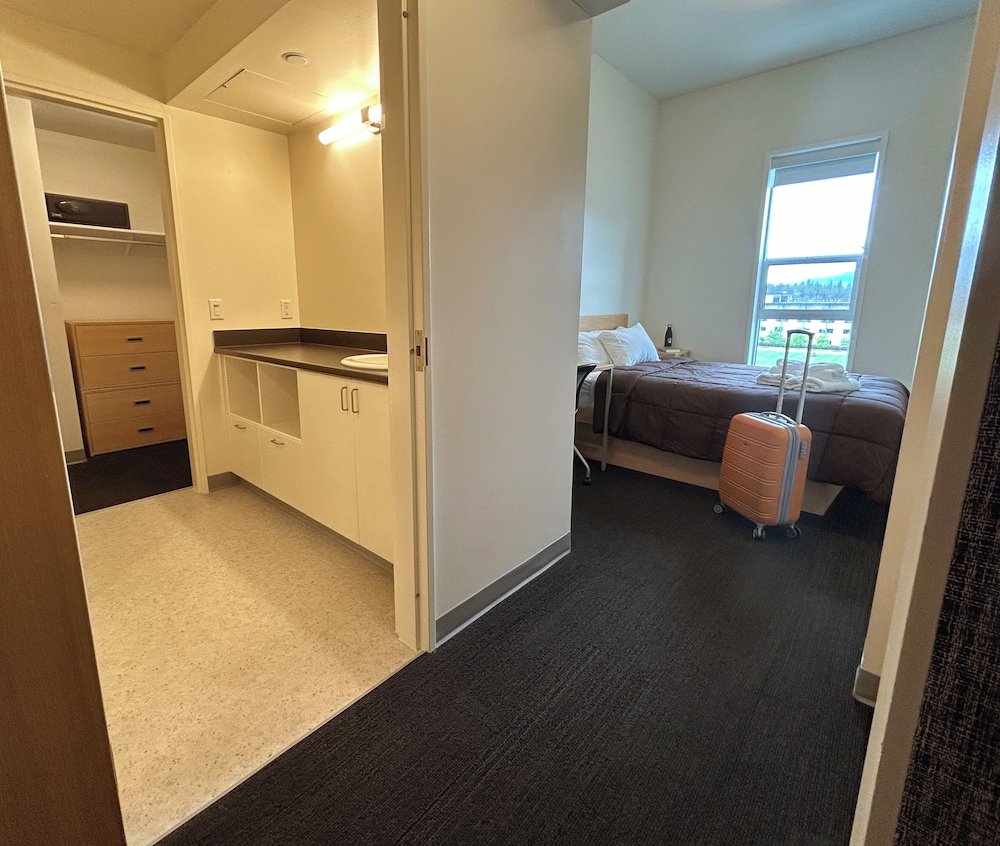 Basic Room, 2 Bedrooms, Private Bathroom photo 1