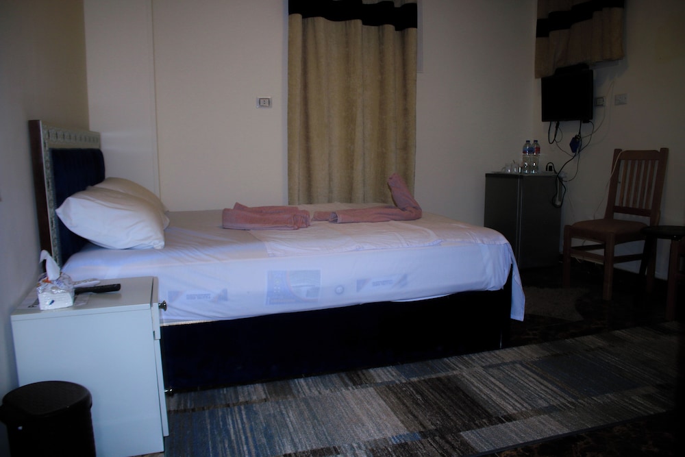 Panoramic Twin Room photo 3