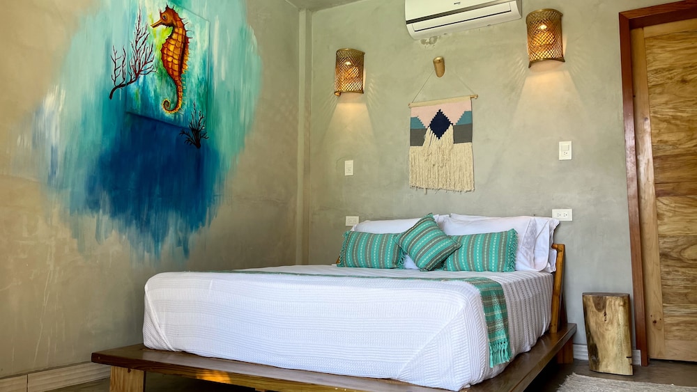 Design Room, Pool View, Beachside