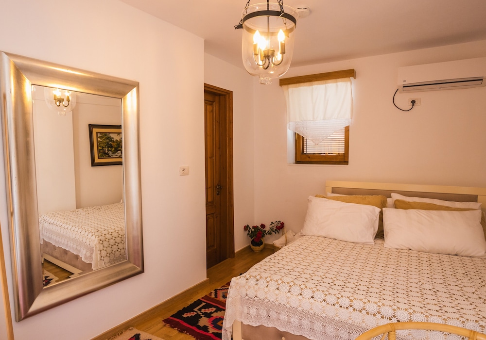 Villa photo 1