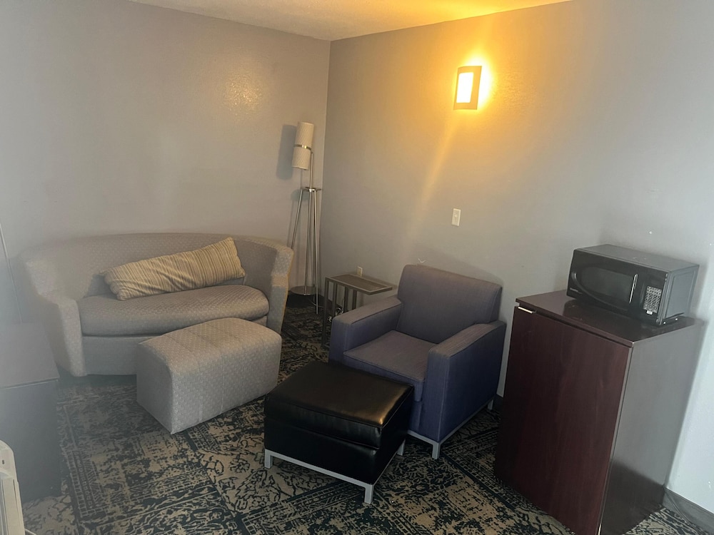 Deluxe Room, 1 King Bed with Sofa bed, Jetted Tub (King Room with Jacuzzi) photo 2