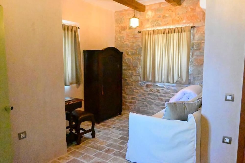 Superior Quadruple Room, Beach View photo 1