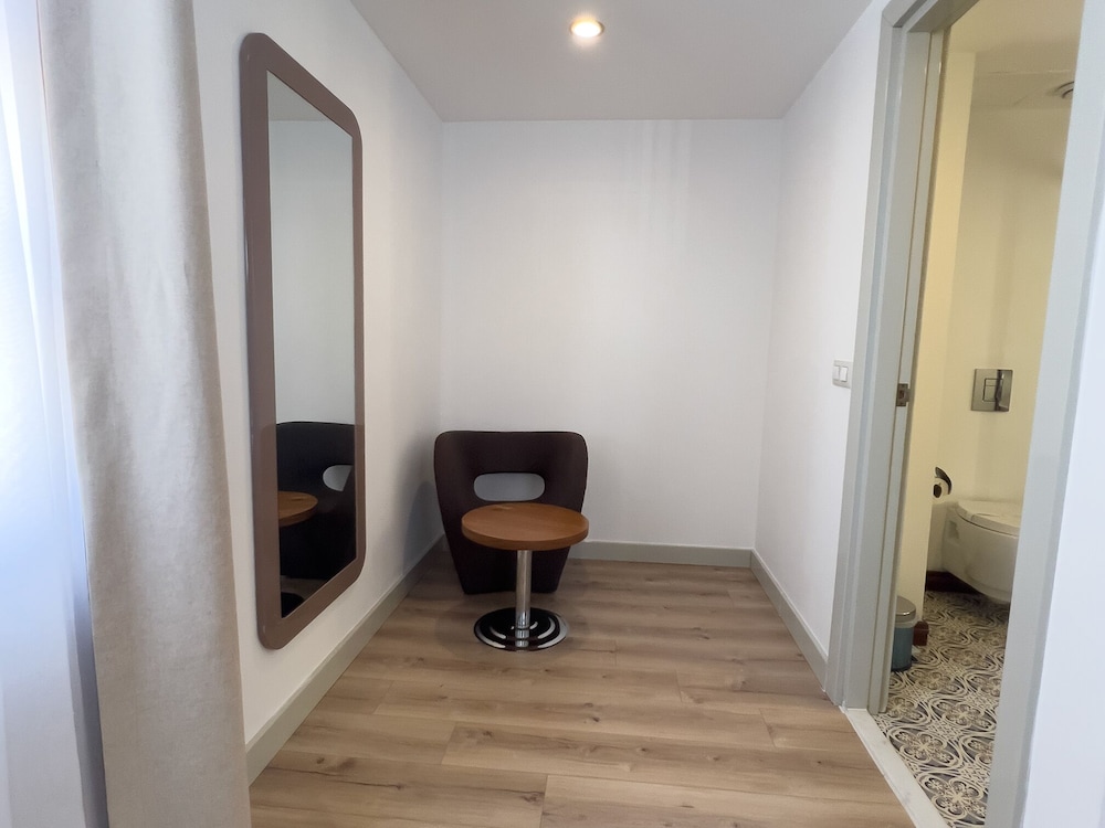 Deluxe Room, 1 Double Bed, Non Smoking, Sea View - Photo 24