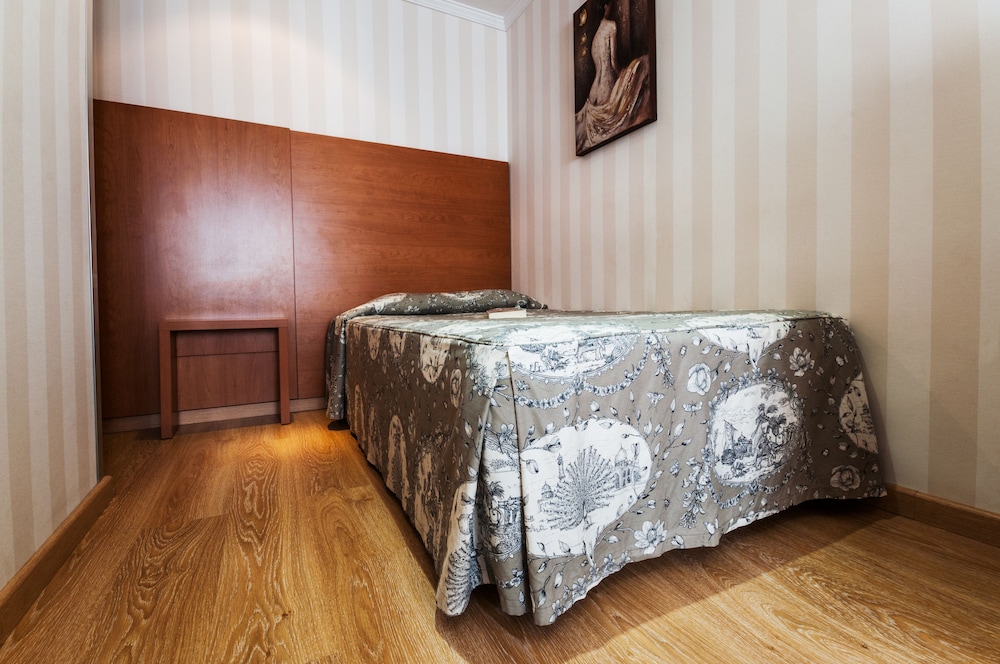 Single Room photo 2