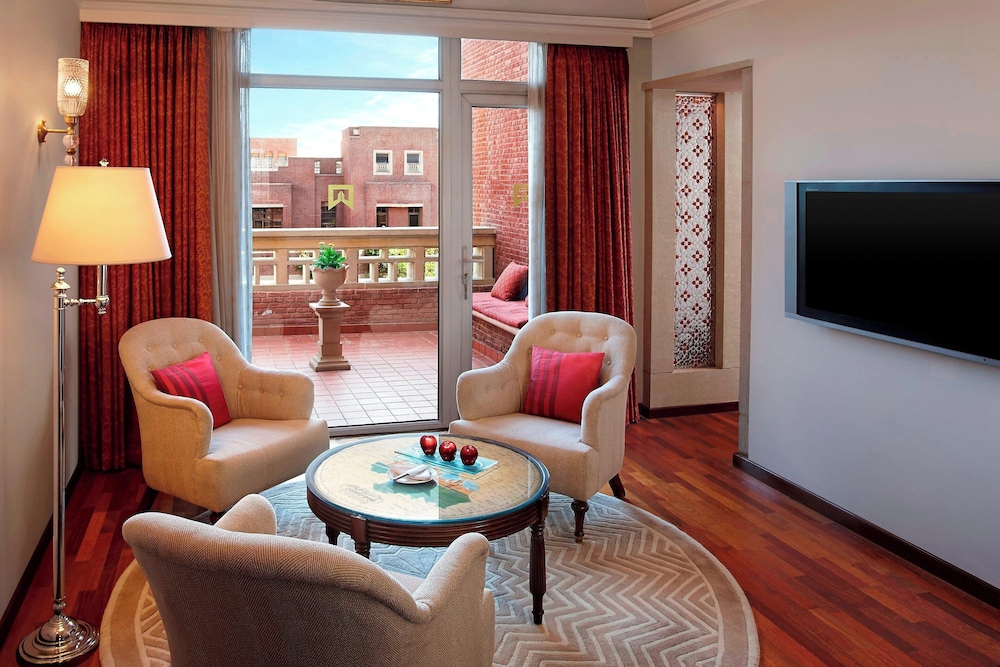 Junior Suite, 1 Bedroom - Photo 5