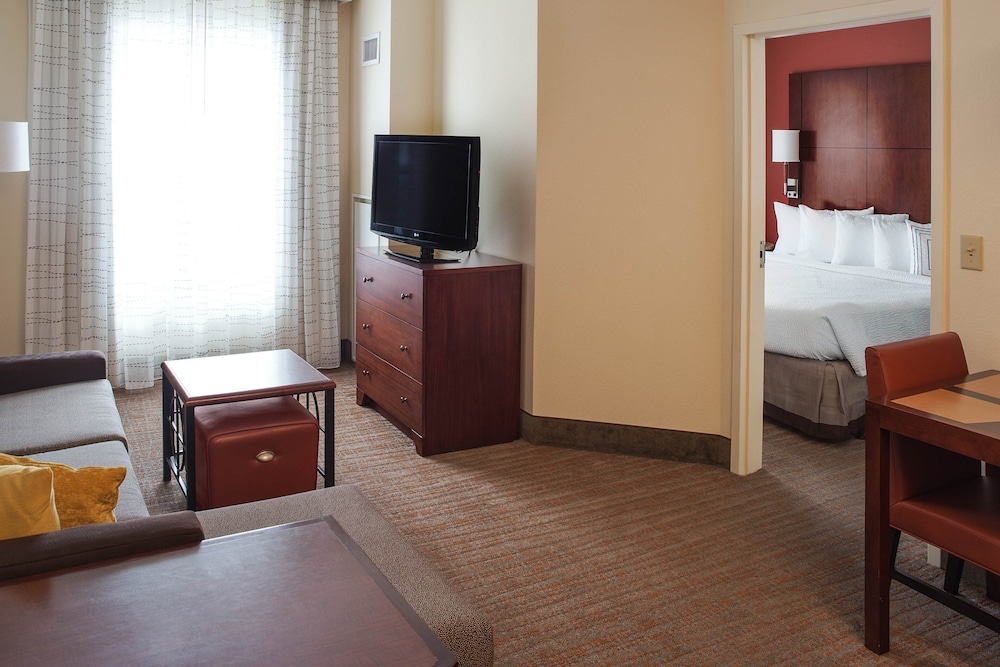 Suite, 1 Bedroom (Mobility/Hearing Accessible, Tub) photo 3