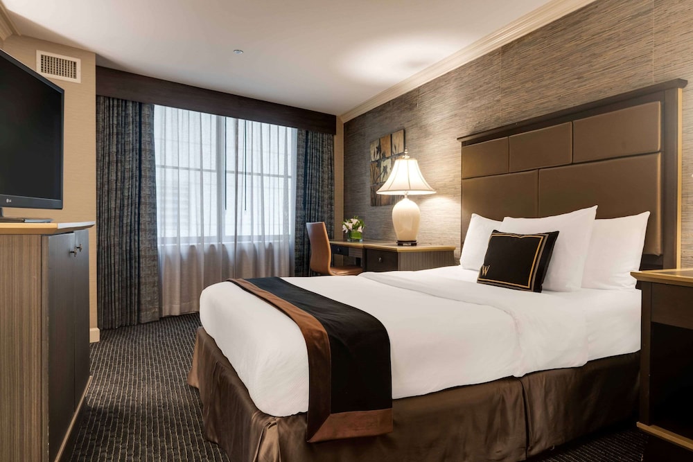 Standard Room, 1 Queen Bed, Non Smoking - Photo 1