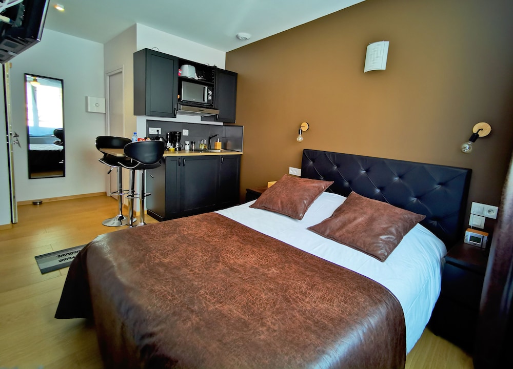 Deluxe Studio, Ensuite, City View - Photo 7