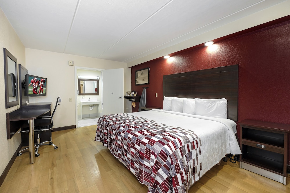 Room, 1 Queen Bed, Accessible, Non Smoking (Roll-In Shower) photo 2