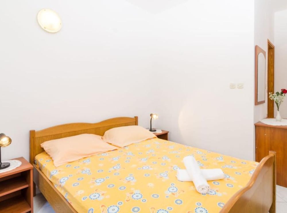 Double Room (Guest House Sobra 38 - Double Room 1) photo 3