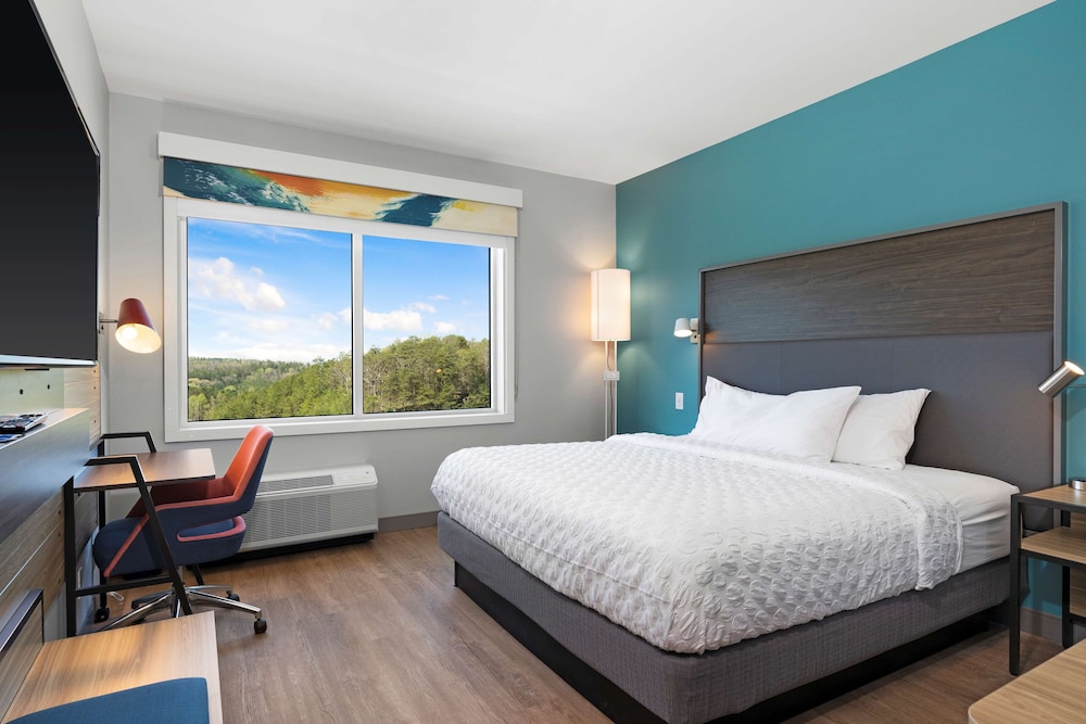 Room, 1 King Bed, Accessible (Hearing) - Photo 6