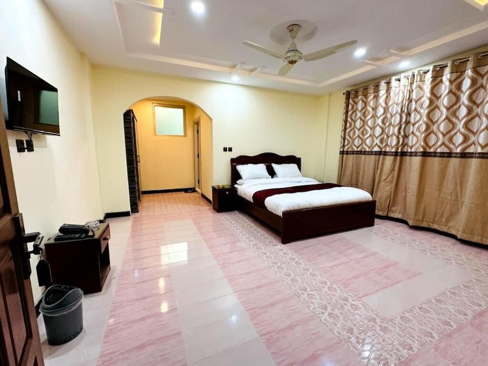 Deluxe Triple Room photo 2