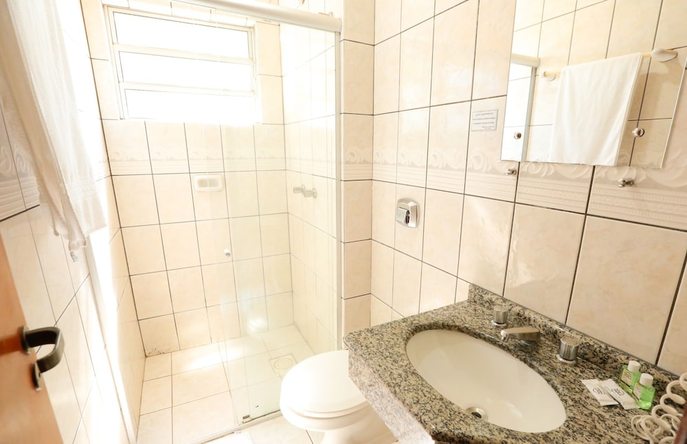 Standard Twin Room - Photo 5