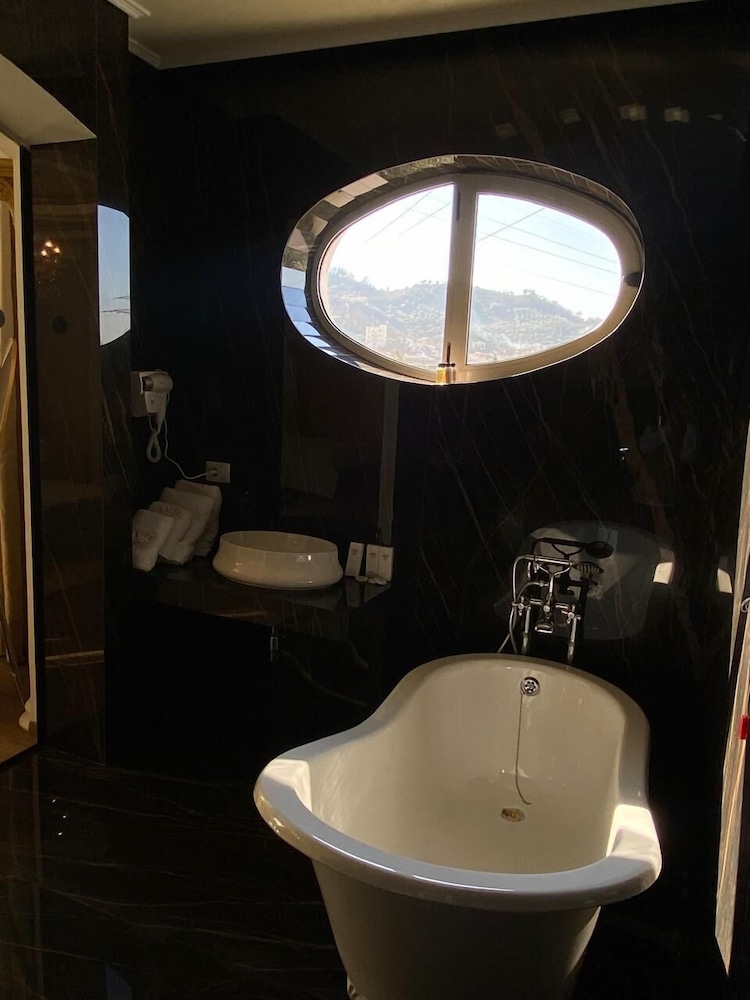 Deluxe Suite, Balcony, Pool View photo 3