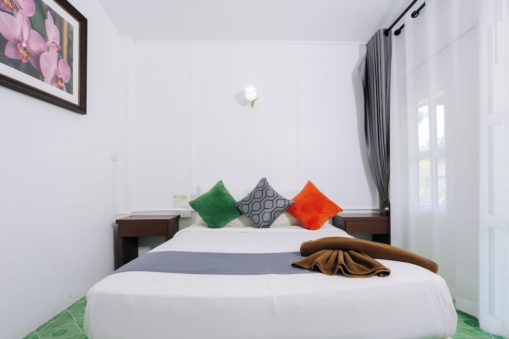 Standard Bungalow, 1 Queen Bed, Terrace, Garden View
