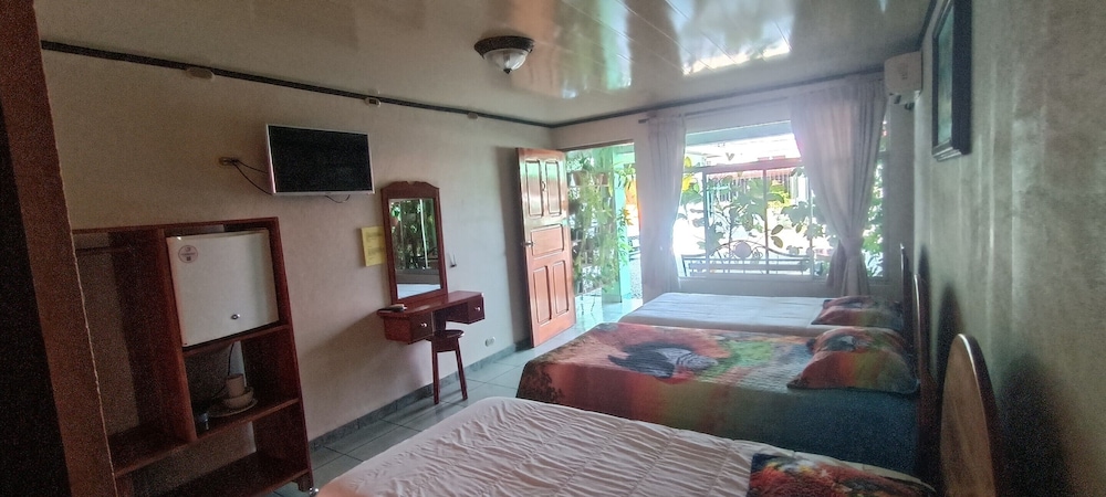 Standard Triple Room photo 2