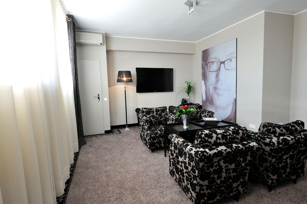 Suite 47 - Photo 6