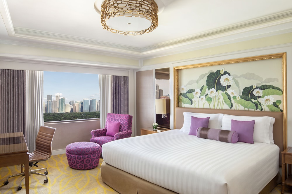 Deluxe Suite, 1 King Bed - Photo 4