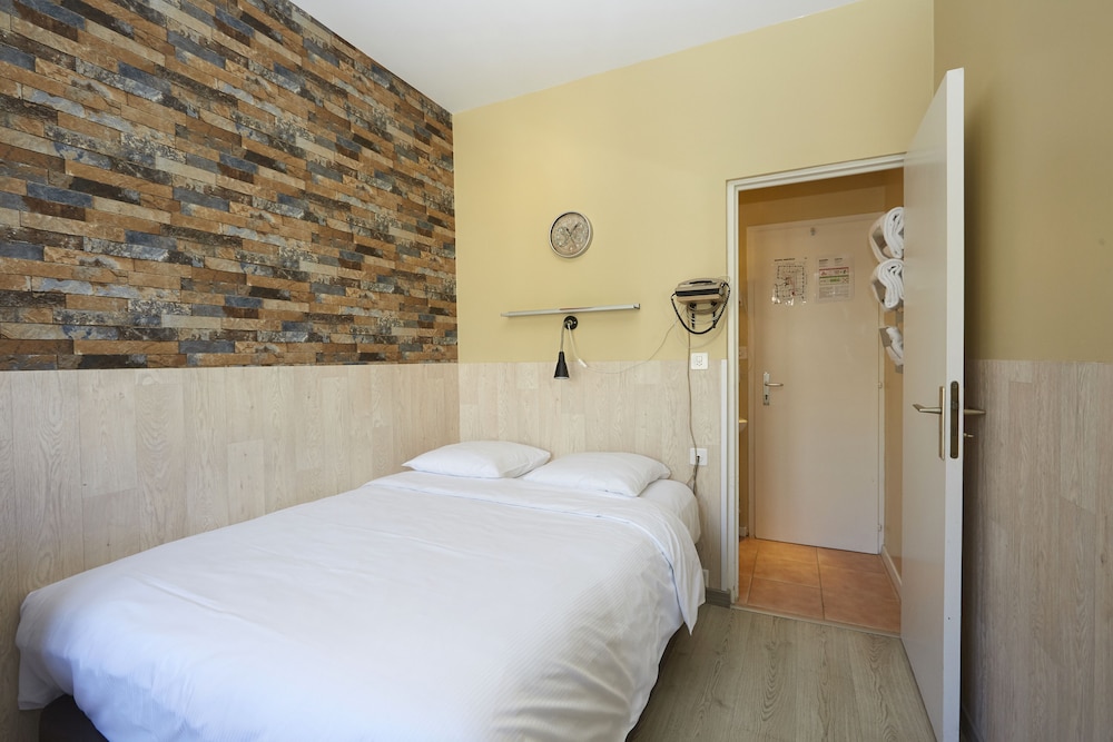 Basic Double Room (Compact) photo 2