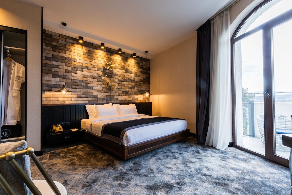 Standard Double Room - Photo 2