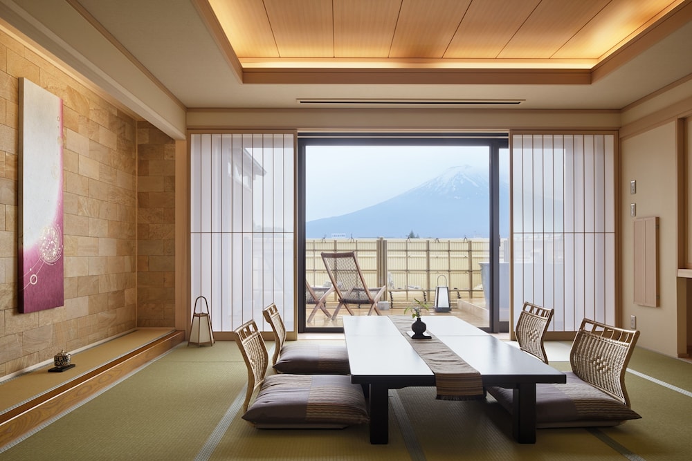Japanese-Style Room with Open Air Bath, Mountain View 60㎡