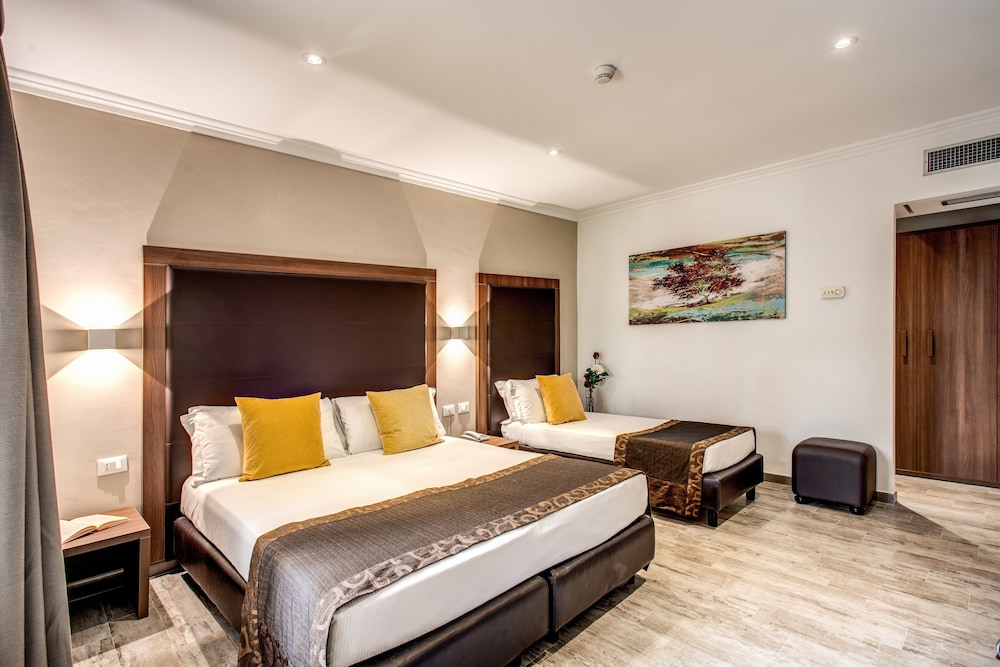Design Triple Room