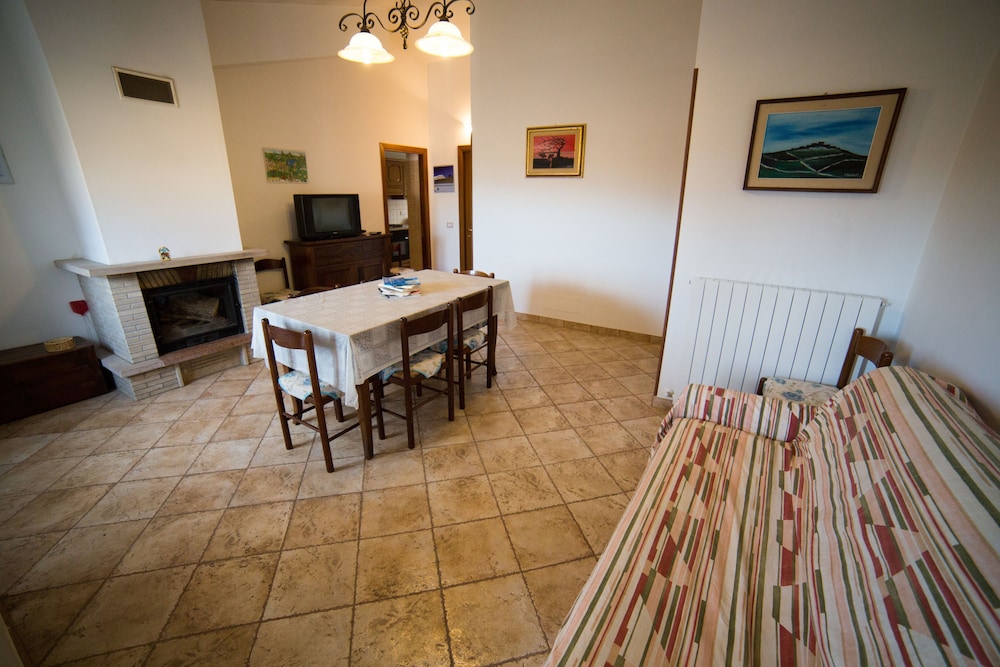 Apartment, 2 Bedrooms - Photo 5
