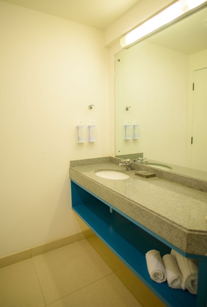 Executive Suite, 2 Twin Beds, Non Smoking - Photo 4