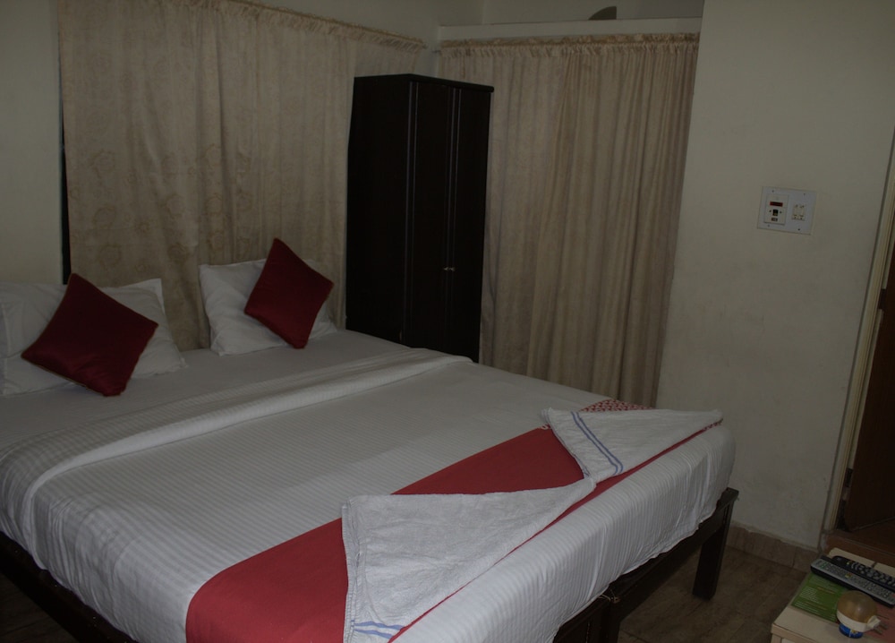 Deluxe Room - Photo 9