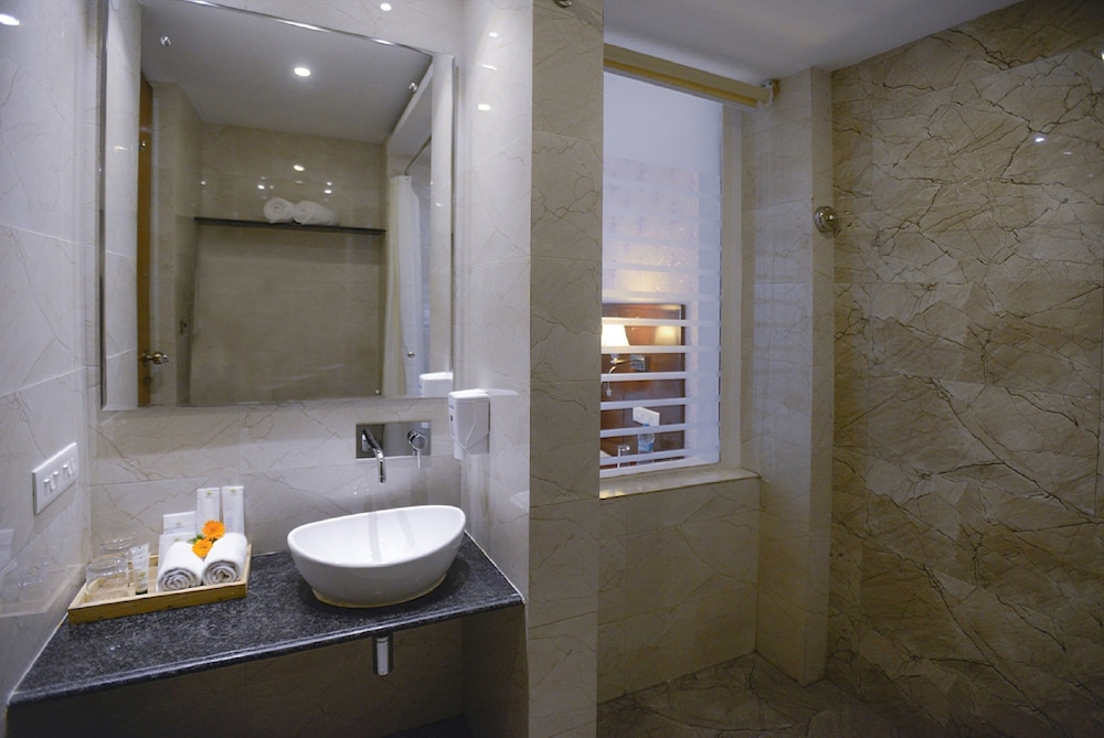 Duplex Suite - Photo 2