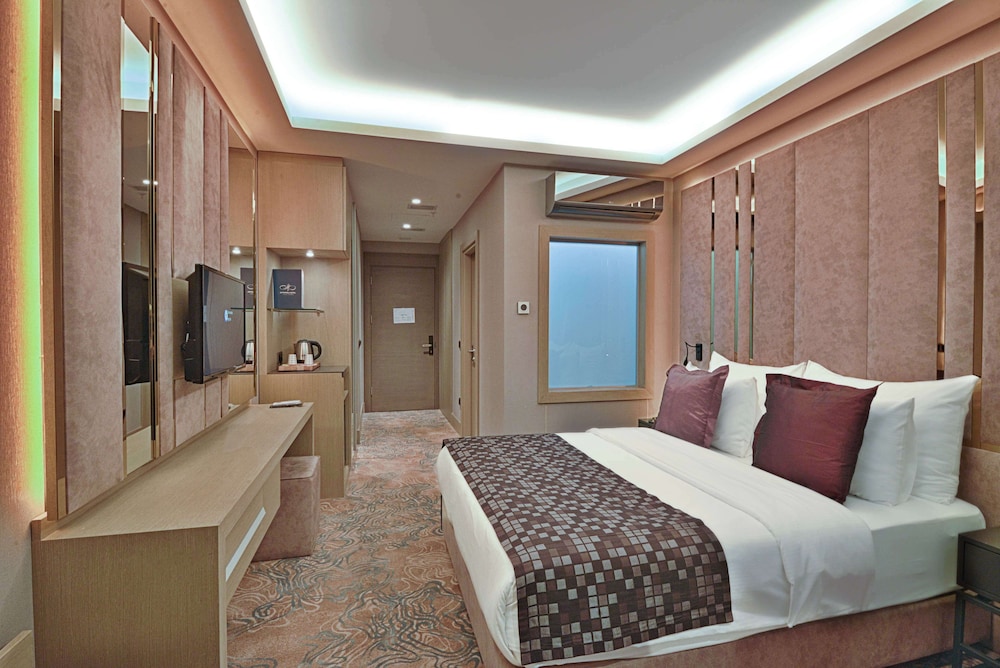 Superior Room, 1 Double Bed, Non Smoking, Balcony (View)