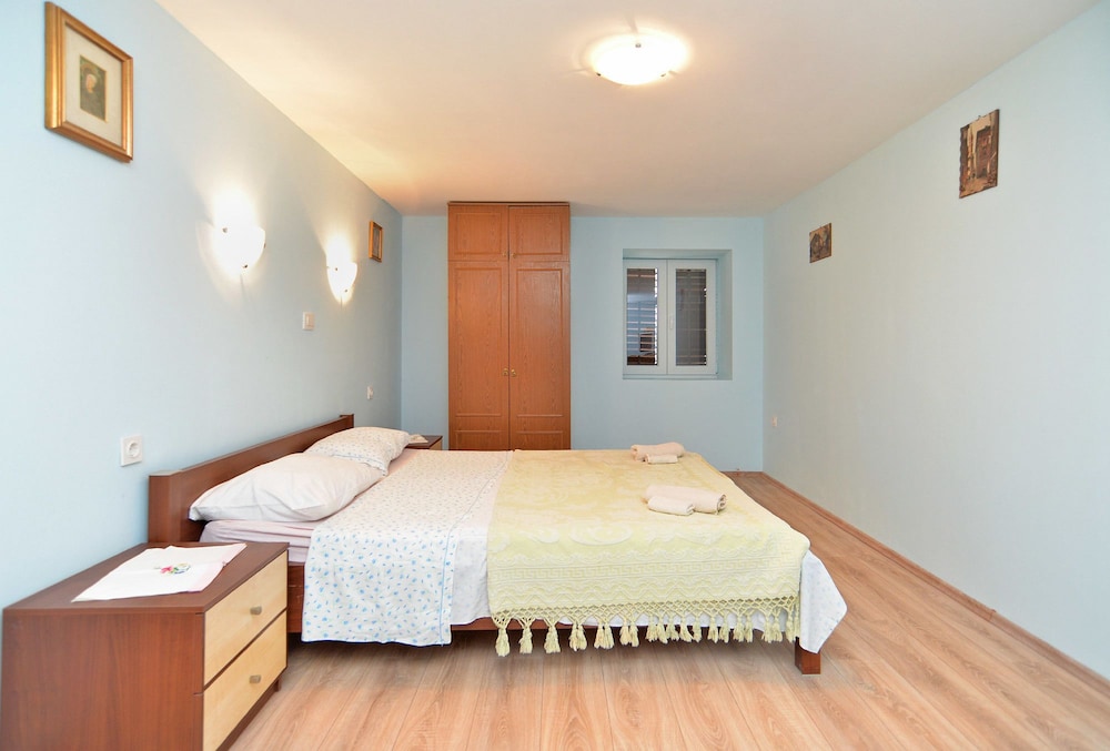 Standard House, 2 Bedrooms (0467)