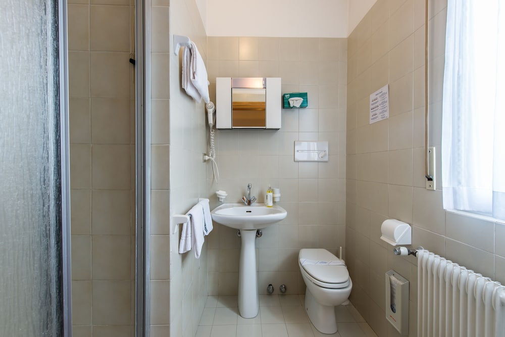 Classic Double or Twin Room photo 3
