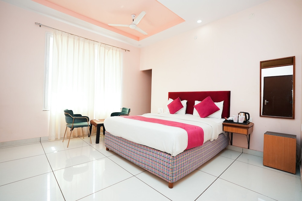 Deluxe Room - Photo 1