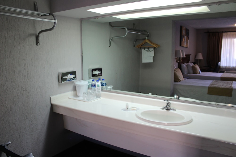 King Suite - Photo 6