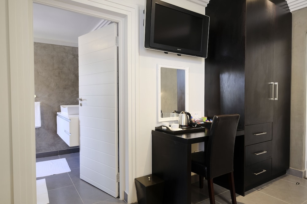 Standard Room photo 3