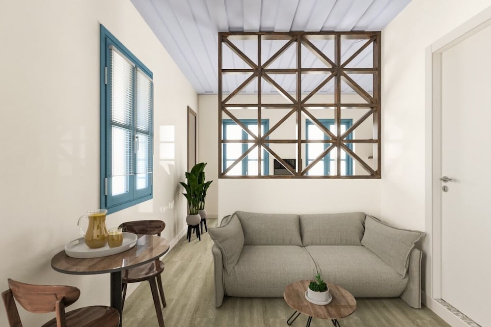 Traditional Studio Suite