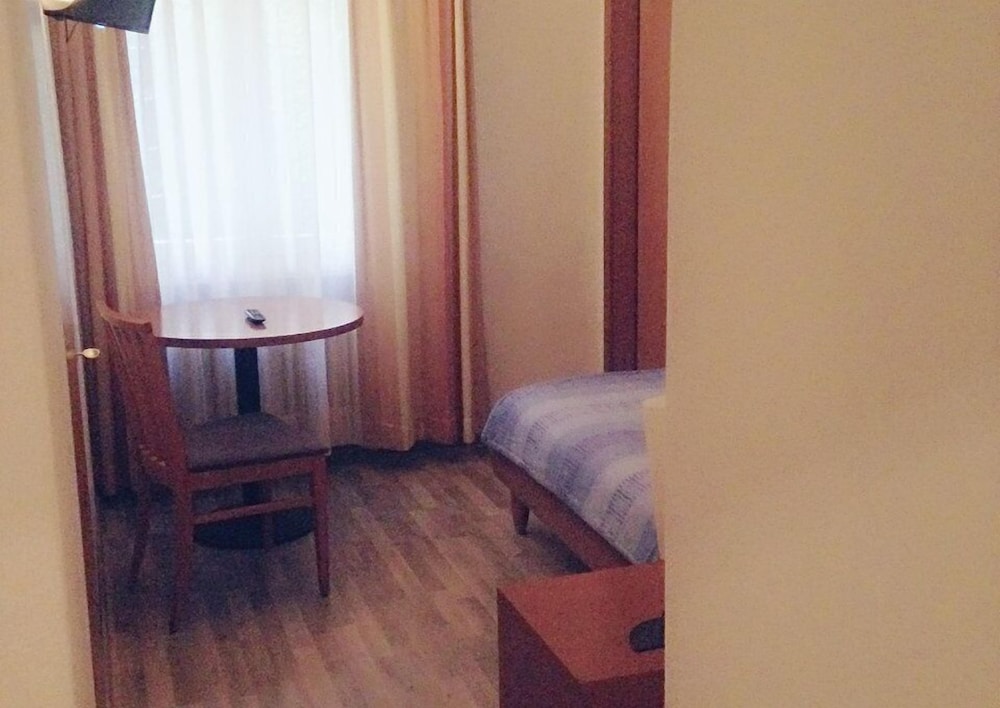 Basic Single Room, 1 Twin Bed photo 3