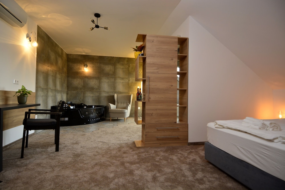 Honeymoon Apartment