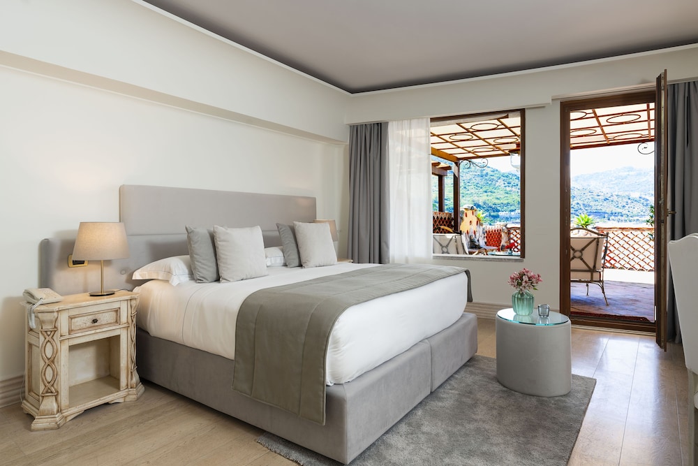 Deluxe Double Room Single Use, Sea View