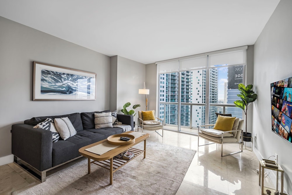Luxury Condo, 1 Bedroom, City View photo 1