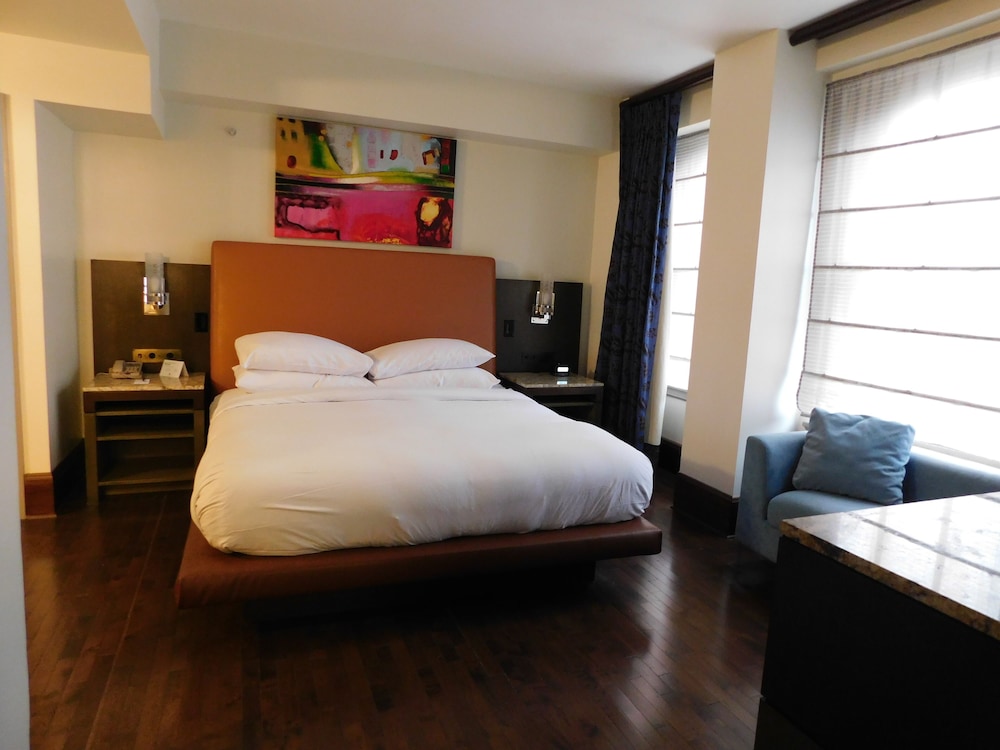 One Bed King Suite - Photo 1