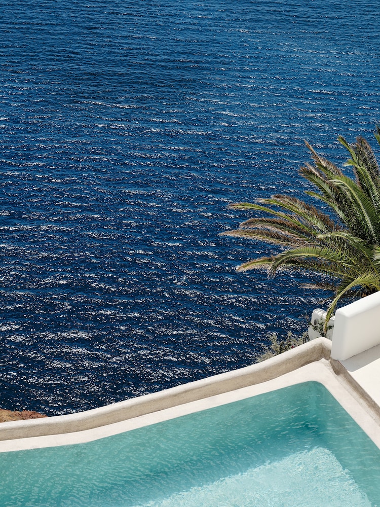 Two Bedroom Suite with Private Pool - Photo 4