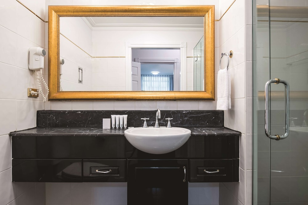 Double or Twin Room thumbnail 6